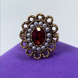 💛 Elegant Sarah Coventry Gold Plated Red Gemstone Ring